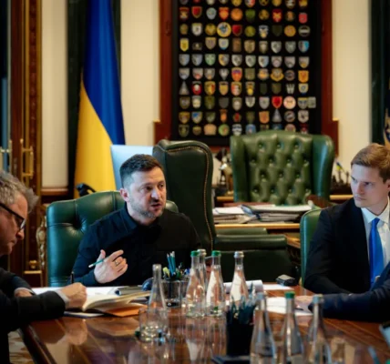 Зеленський і Стармер обговорили підготовку до зустрічей та перемовин щодо зброї та дипломатії
