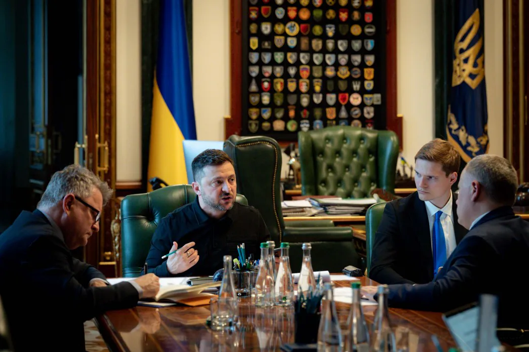 Зеленський і Стармер обговорили підготовку до зустрічей та перемовин щодо зброї та дипломатії
