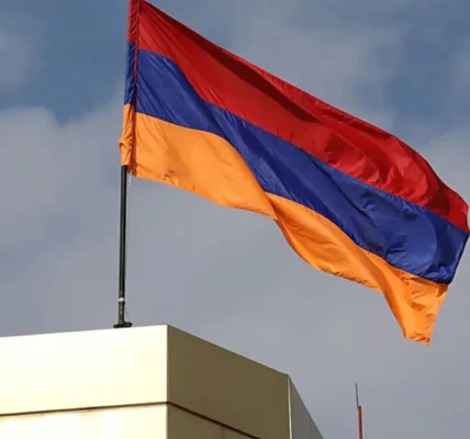 росія готує зміну влади у Вірменії через шантаж та підкуп виборців - розвідка