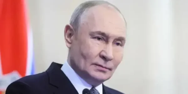 "Лише Господь знає" - путін назвав головну перешкоду для свого балотування у 2030 роцідиктатор заявив про конституційне право балотуватися на пост президента у 2030 році. Він додав, що "лише Господь знає, чи
вистачить йому здоров’я".Політика • 4 червня, 18:45 • 2804 перегляди