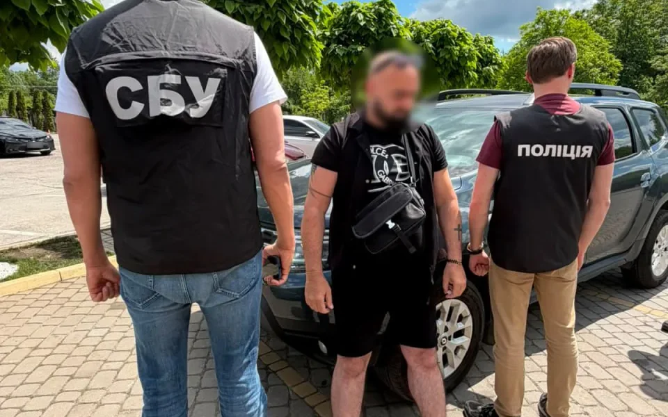 На Львівщині іноземець організував виїзд ухилянтів до ЄС під виглядом