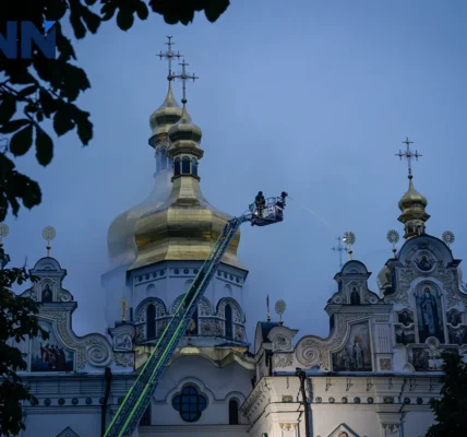 Києво-Печерську лавру закрили для відвідувачів після атаки рф